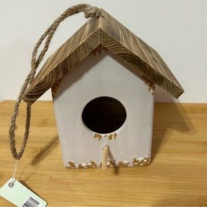White Ceramic Distressed Birdhouse Wooden Top Indoor/Outdoor Use 6X6X7” NEW